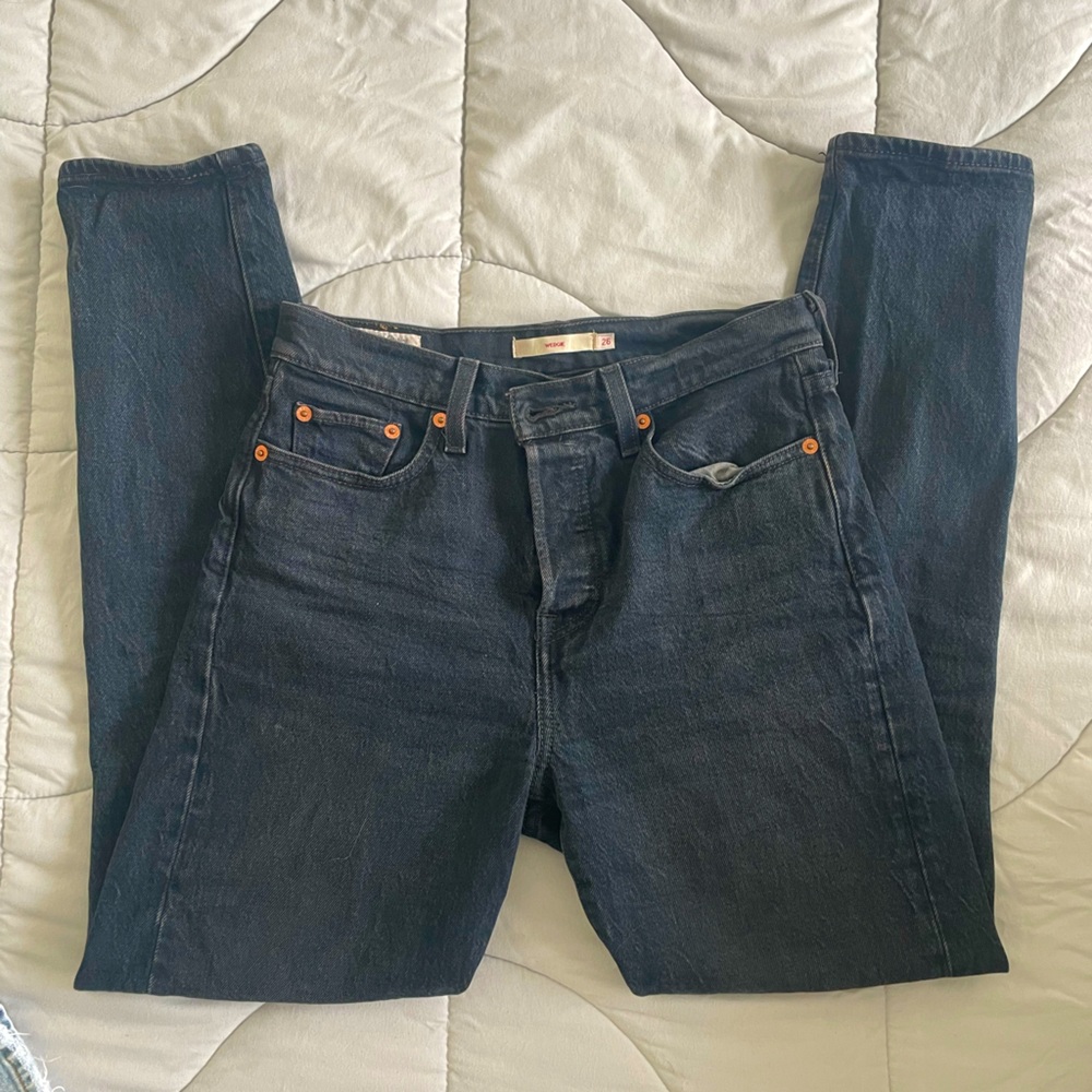 Levi’s 501 black denim wedgie jeans size 26